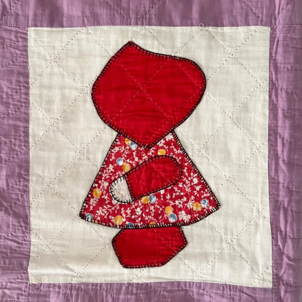 Vintage Antique Sunbonnet Sue Quilt Hand Quilted Embroidered Feedsacks Lavender